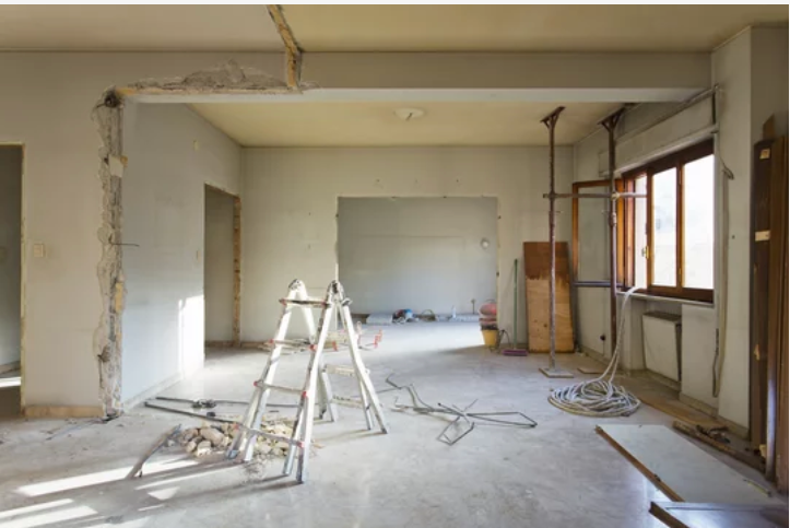 Modern saniertes Gebäude mit neuer Fassade